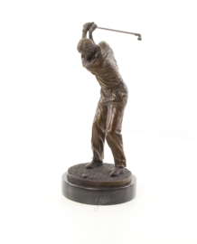 bronzen beeld van een golfer