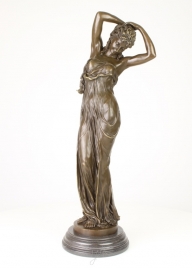 Bronzen beeld van statische vrouw