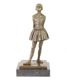 Bronzen beeld de kleine danseres. "La Danseuse de Quatorze Ans"