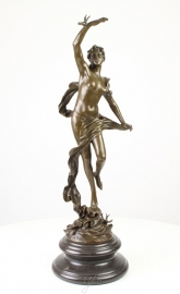 Bronzen beeld van godin Aurora