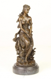 klassiek Bronzen beeld jonge vrouw