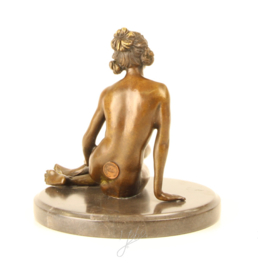 Bronzen Erotisch Beeld van Margret – Sensuele Elegantie in Kunst