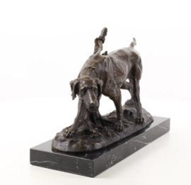 Bronzen  beeld  van een hond