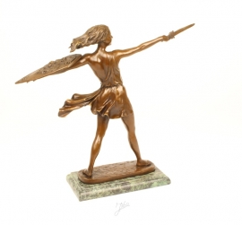 Bronzen beeld van een vrouwelijke strijder
