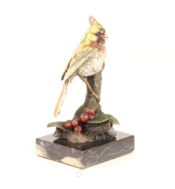 Bronzen beeld van een rode kardinaalvogel