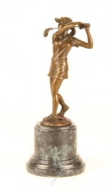 Mooi bronzen beeld van een vrouwelijke golfer