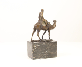 Bronzen beeld kamelenrijder