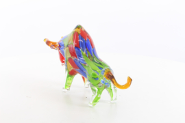 Een Murano stijl abstracte glasbeeldje van een stier