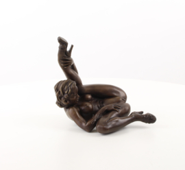 Erotisch bronzen beeld vrouw in erotische houding
