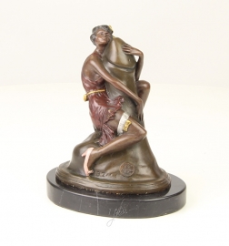 Erotisch bronzen beeld van vrouw die een penis omhelst op een marmeren sokkel