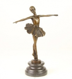 Bronzen beeld van ballet danseres