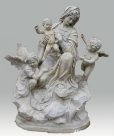 standbeeld met de heiligen Maria