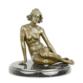 Bronzen Erotisch Beeld van Margret – Sensuele Elegantie in Kunst