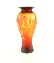 Een cameo baluster vaas 'DAFFODIL'