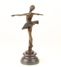 Bronzen beeld van ballet danseres