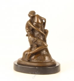 Bronzen beeld van B. Zach "THE HUG"