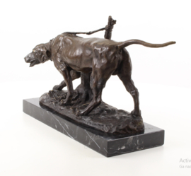 Bronzen  beeld  van een hond