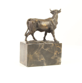 Bronzen beeldje stier op sokkel