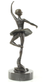 Bronzen beeldje van een ballet danseres