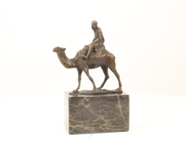 Bronzen beeld kamelenrijder
