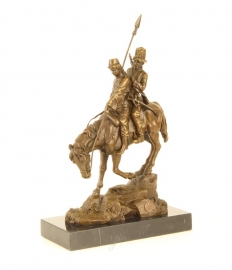 EEN BRONZEN SCULPTUUR GENAAMD "BERGAFWAARTS RIDE"