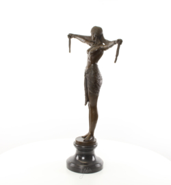 bronzen beeld van een sjaaldanser