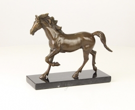 Bronzen beeld van een paard