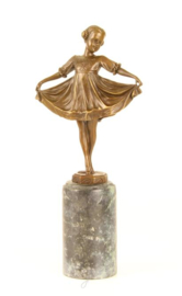 Bronzen beeldje van ballerina genaamd Lili.