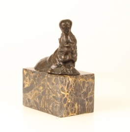 Bronzen  beeld van badende nijlpaarden