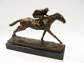 bronzen beeld van een jockey en paard