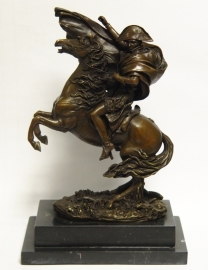 Bronzen beeld van napoleon ter paard