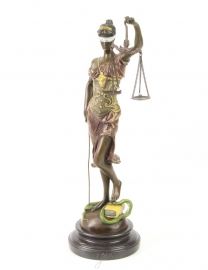 Bronzen beeld Vrouwe Justitia