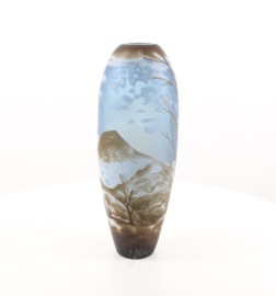 Een cameo glasvaas Winterlandschap