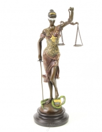 Bronzen beeld Vrouwe Justitia