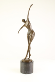 Gedetailleerd abstract dansende Bronzen man