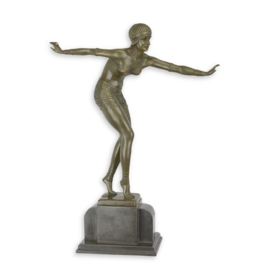 EEN BRONZEN BEELD VAN DE FENICISCHE DANSER