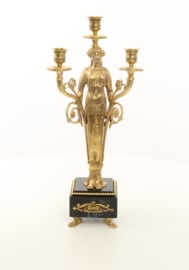 Set bronzen driearmige vergulden kandelaars links en rechts