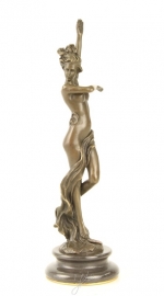 Bronzen beeld van een sjaal danseres