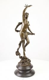 Bronzen beeld van godin Aurora