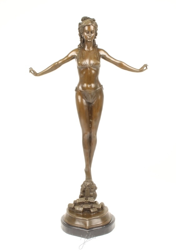 Bronzen beeld vrouw in bikini