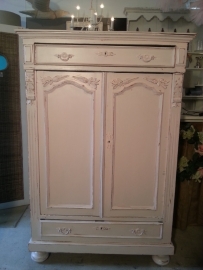 Brocante linnenkast oud roze