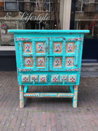 Turquoise kastje handgeschilderd