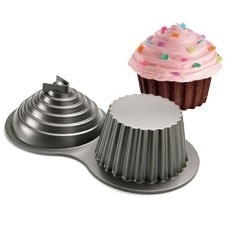 Wilton Dimensions® Large Cupcake Pan