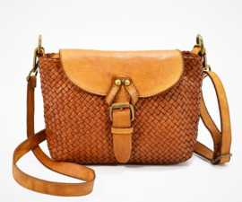 Vintage leren schoudertasje / crossbody vlechtwerk & stoere flap tan