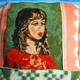 Kussenhoes van oude dekens - zigeunermeisje