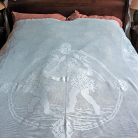 Vintage gehaakte sprei met groot medaillon