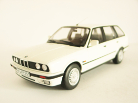 BMW 3 Serie (325i) (E30) Touring white