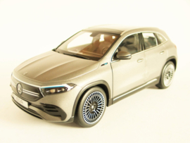 Mercedes Benz EQA (Designo Mountain Grey Magno)