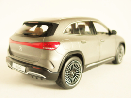 Mercedes Benz EQA (Designo Mountain Grey Magno)