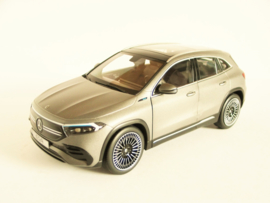 Mercedes Benz EQA (Designo Mountain Grey Magno)